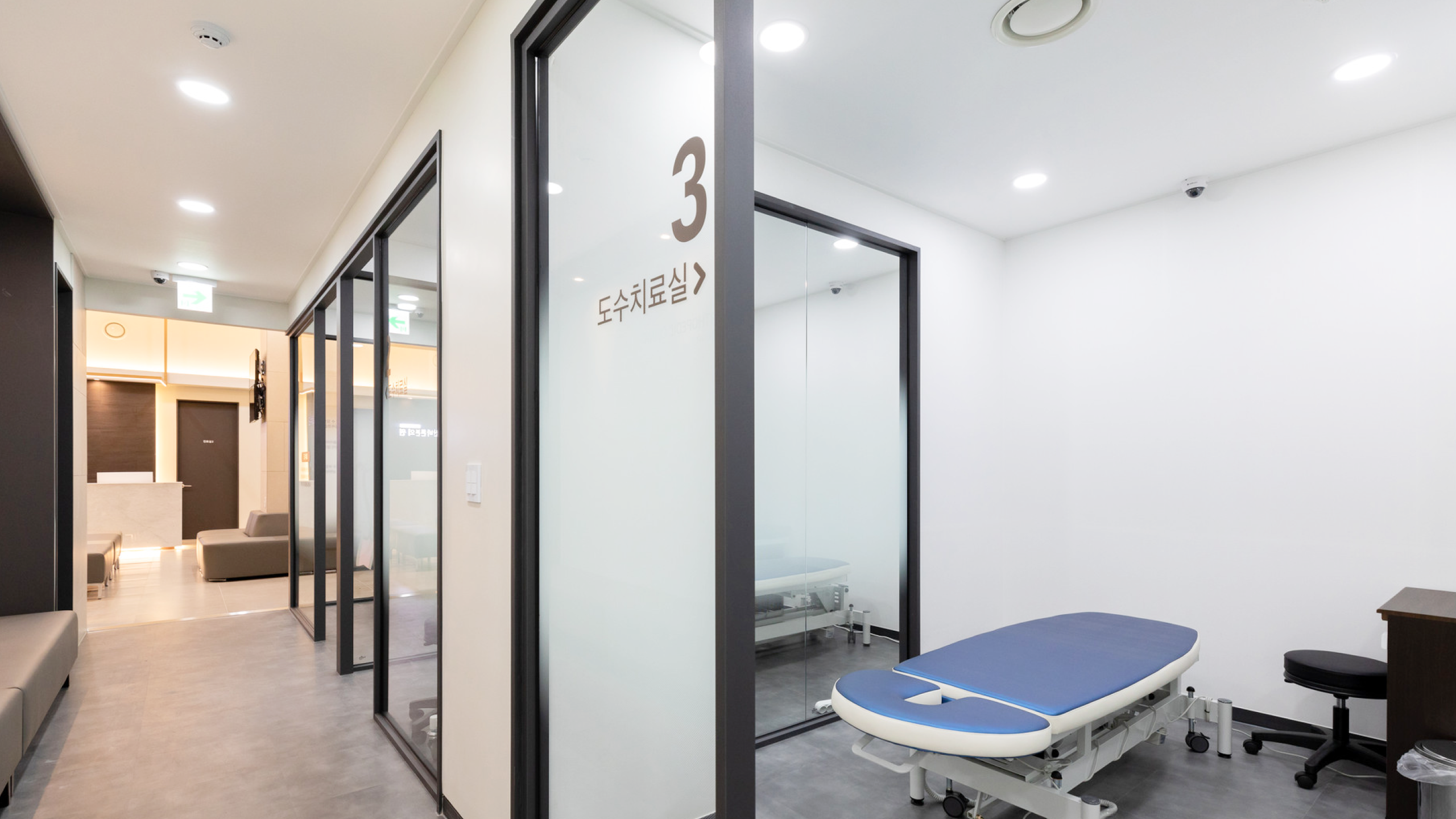 척추 관절 질환 비수술 치료 치료 입니다