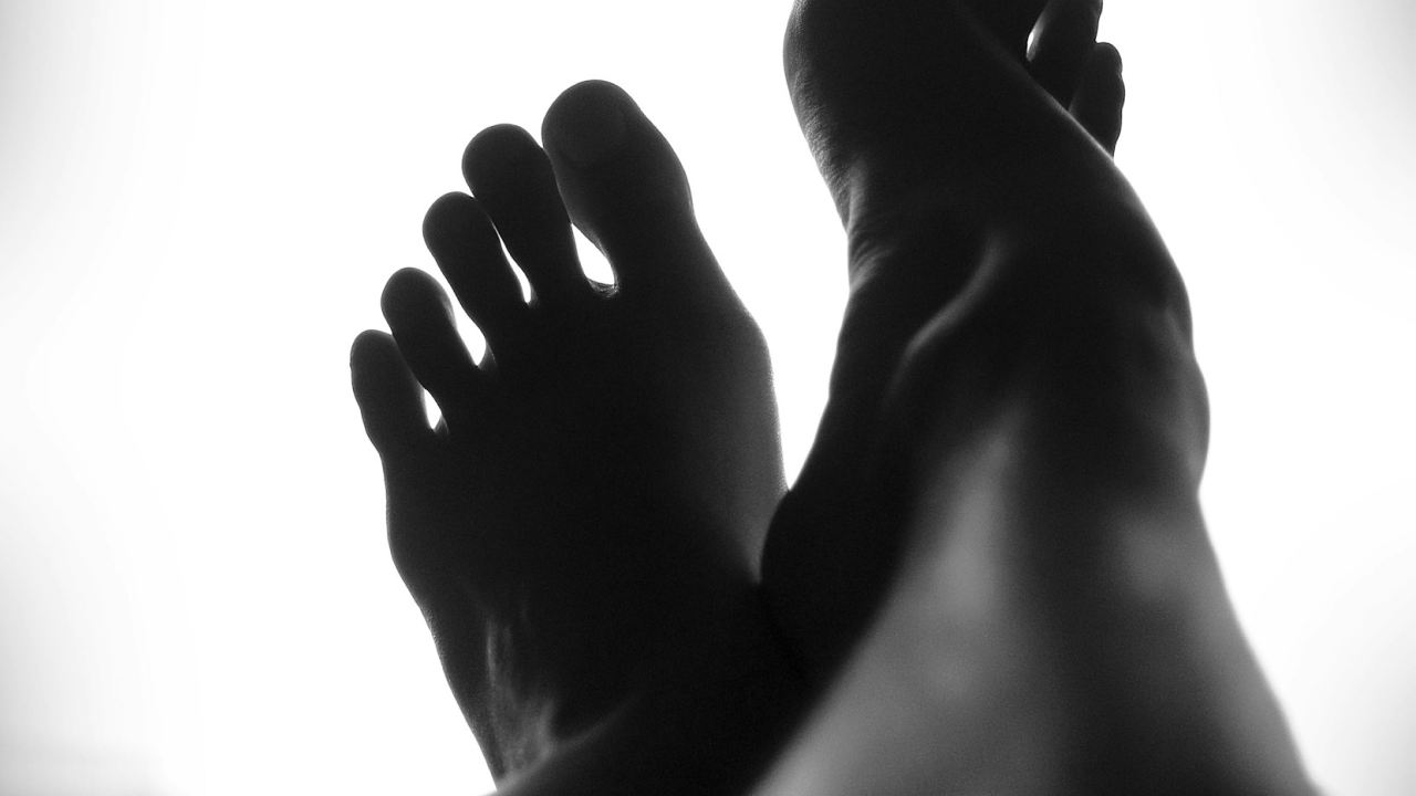 발가락이 휘어있어요! (무지외반증)